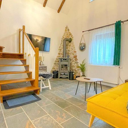 Vilux With Indoor Private Parking Apartment Brasov Luaran gambar
