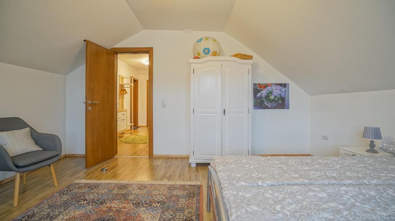Vilux With Indoor Private Parking Apartment Brasov Luaran gambar