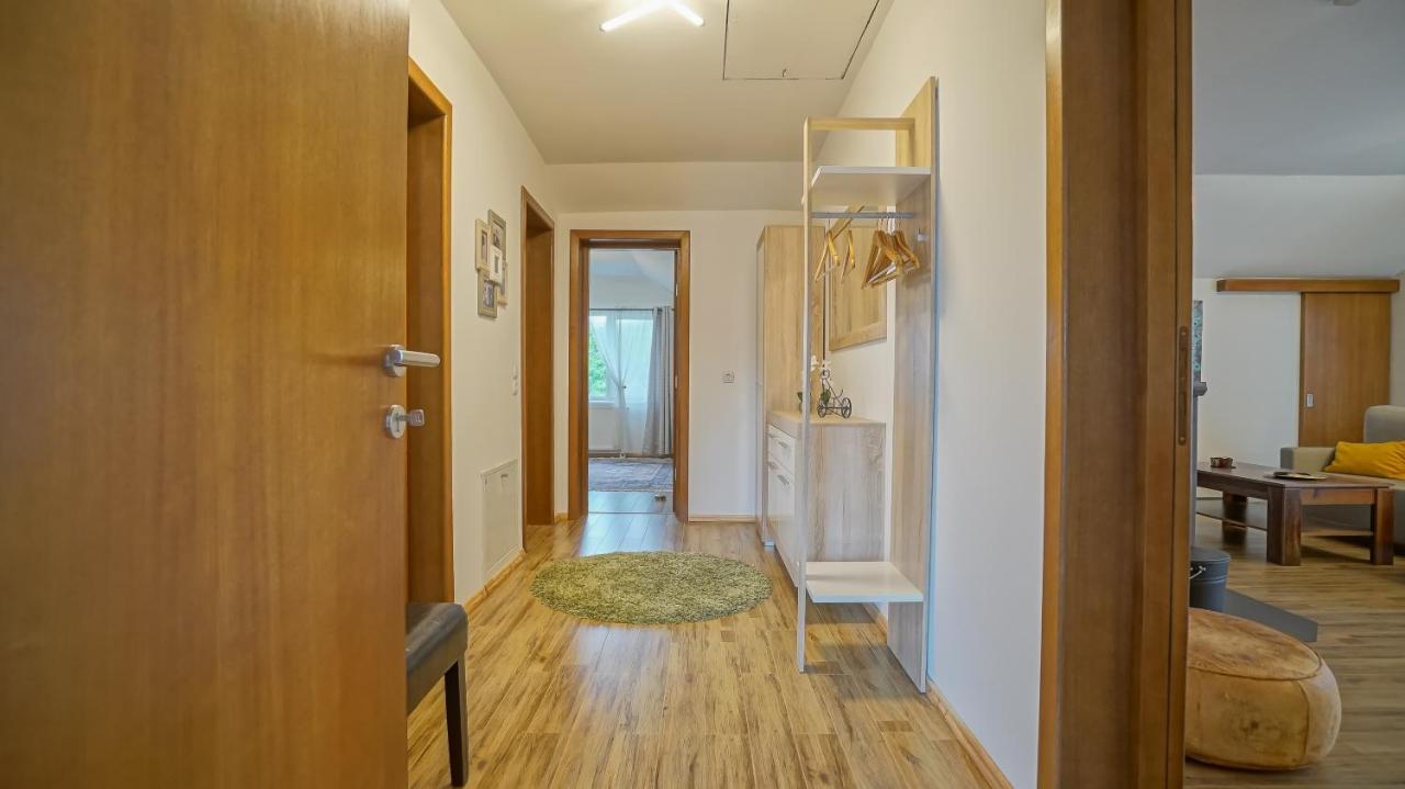 Vilux With Indoor Private Parking Apartment Brasov Luaran gambar