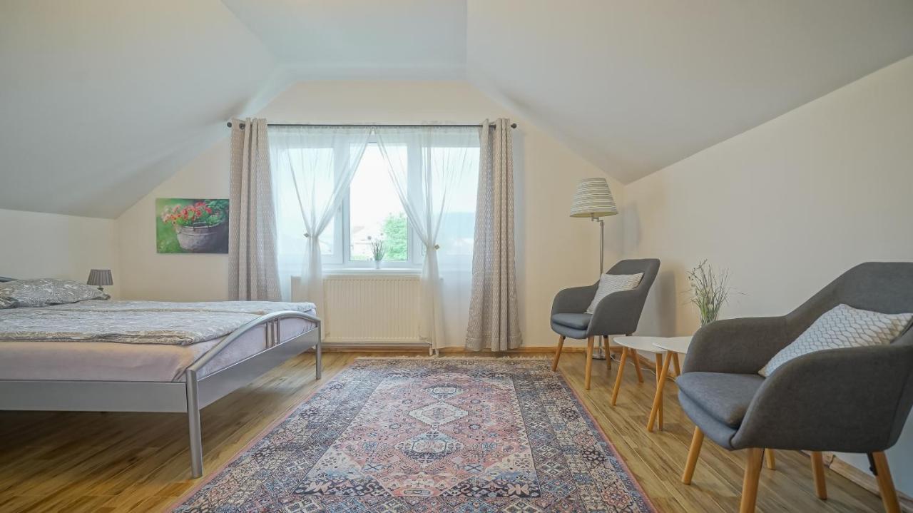 Vilux With Indoor Private Parking Apartment Brasov Luaran gambar