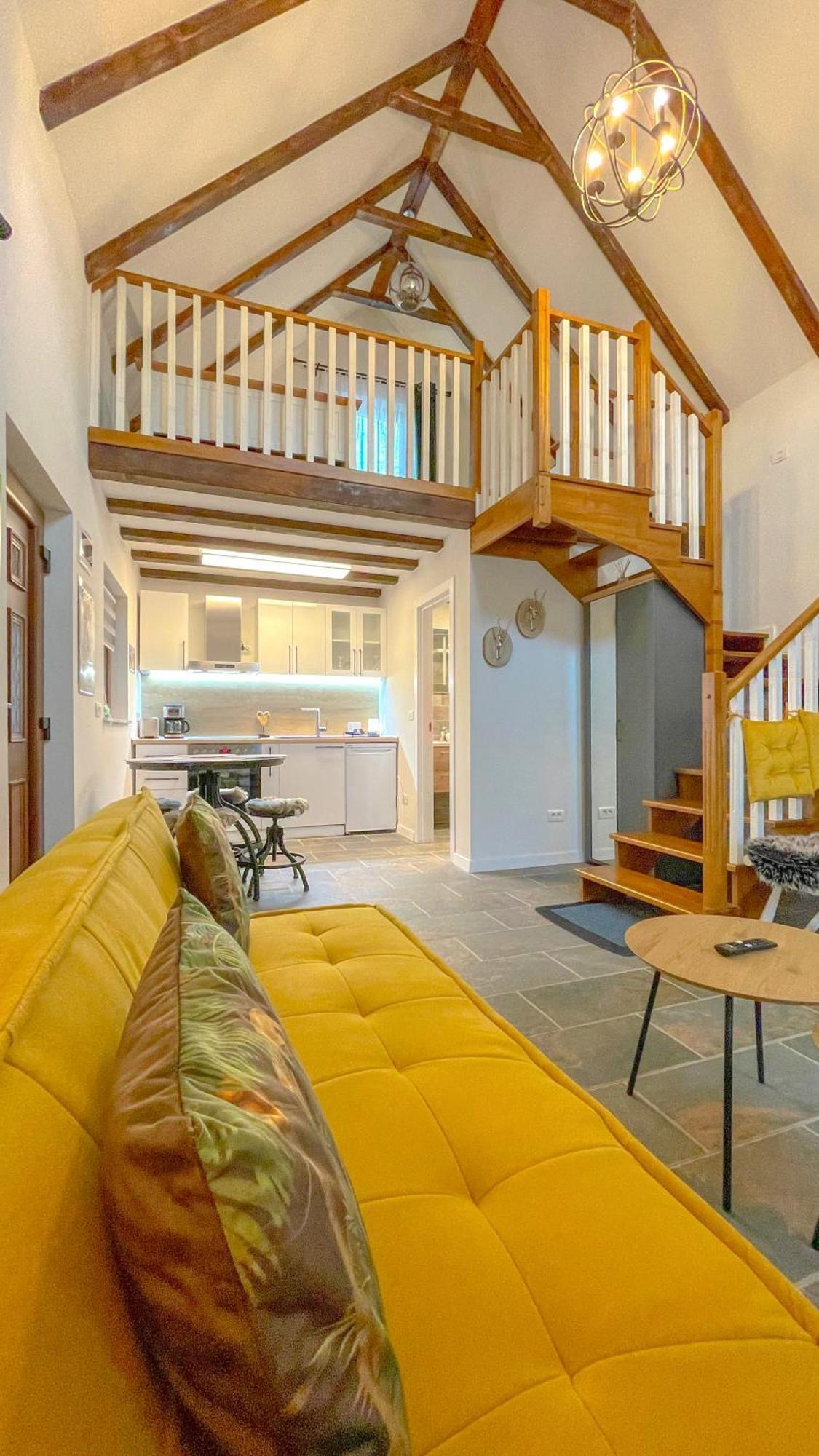 Vilux With Indoor Private Parking Apartment Brasov Luaran gambar