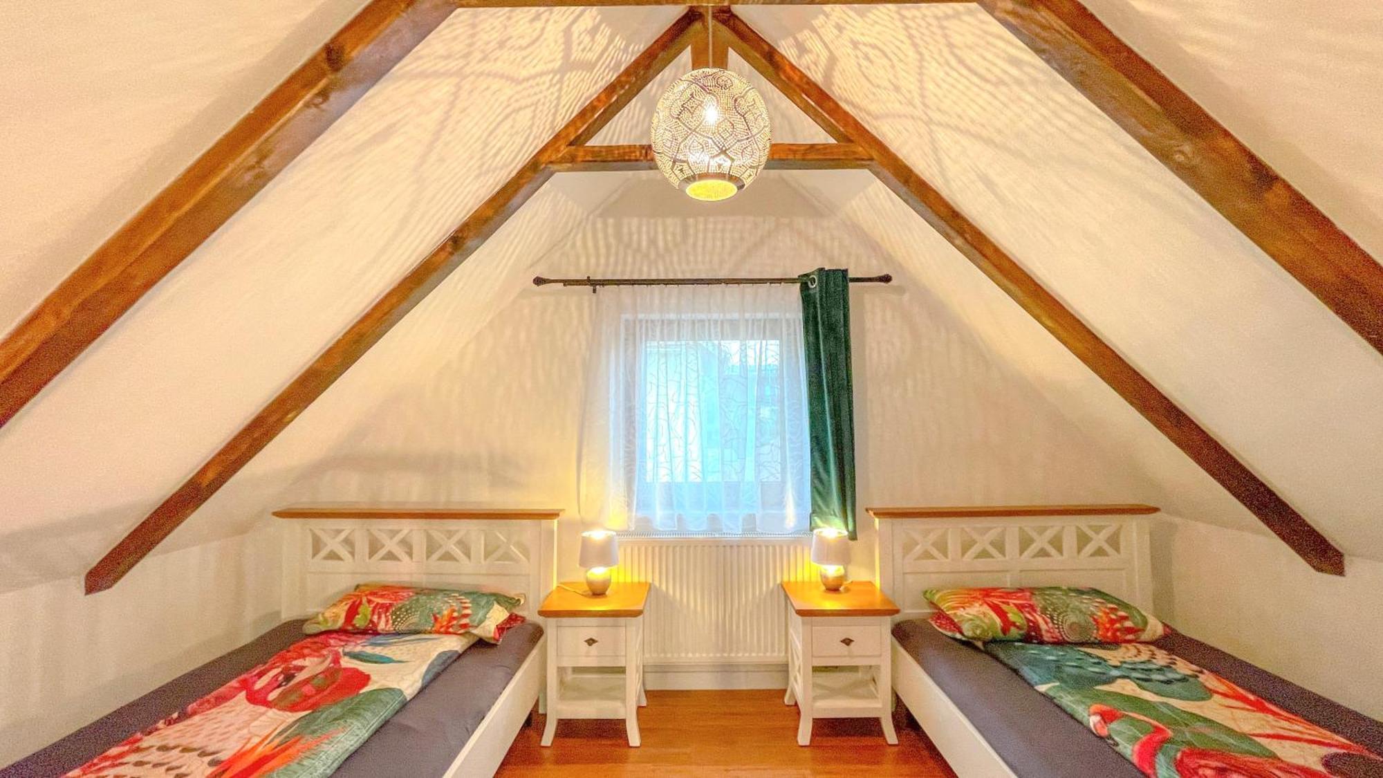 Vilux With Indoor Private Parking Apartment Brasov Luaran gambar