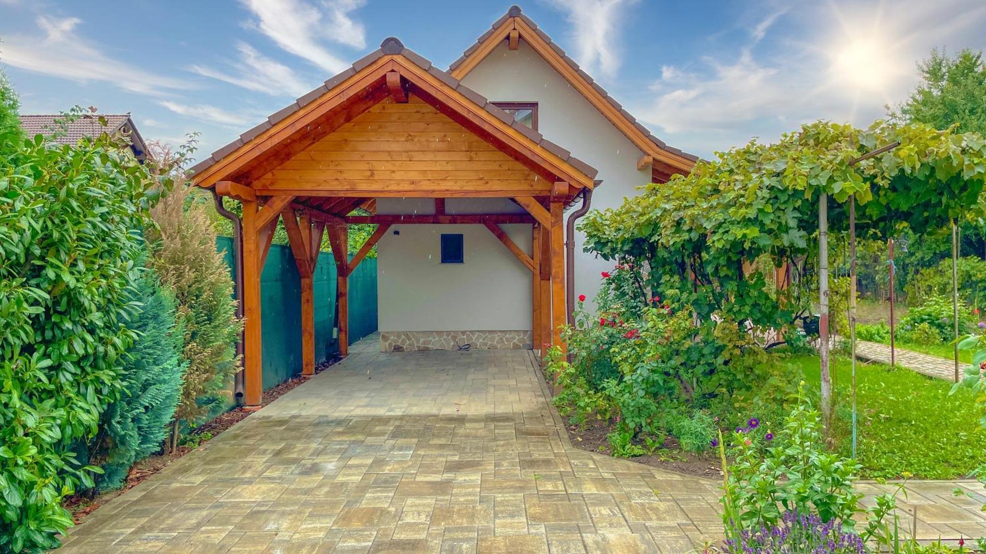 Vilux With Indoor Private Parking Apartment Brasov Luaran gambar